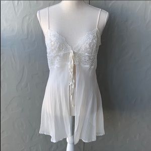 Victoria’s Secret Sheer Lace Baby Doll Cream S